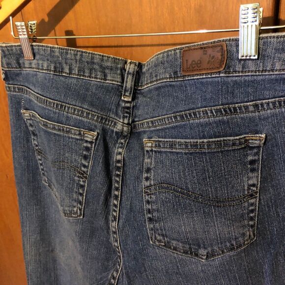 90s Vintage Lee Classic Denim Wash Bootcut Jeans size 14 - Picture 4 of 6